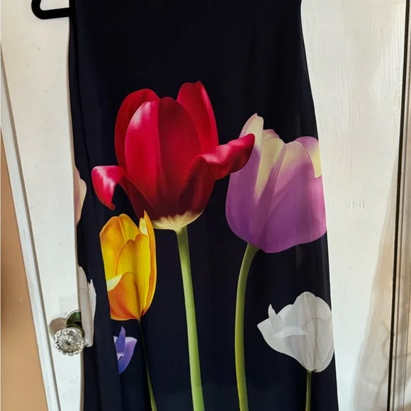 Silk dress - Picture 2 of 8